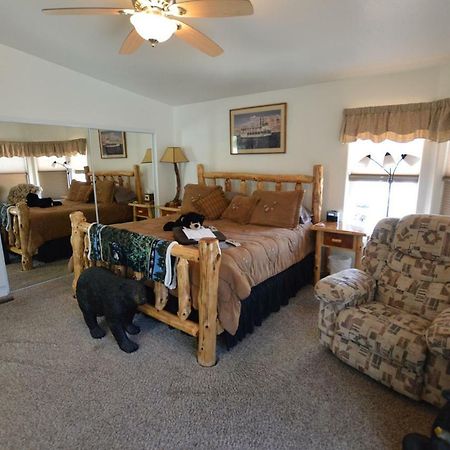 The Bear'S Den B&B Page Exterior photo